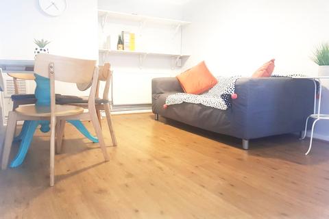 1 bedroom in a flat share to rent, London, WC1X 0EH