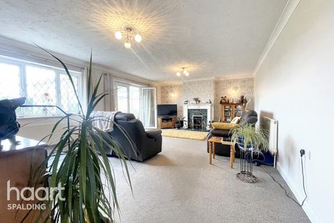 4 bedroom detached bungalow for sale, Sutton Bridge PE12