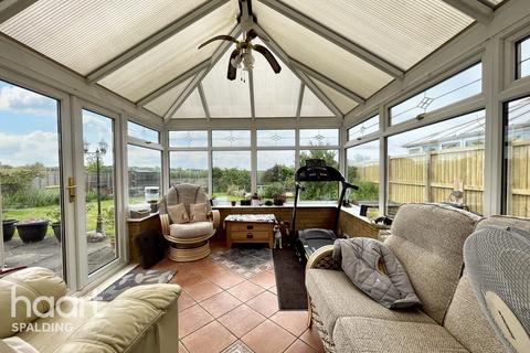 4 bedroom detached bungalow for sale, Sutton Bridge PE12