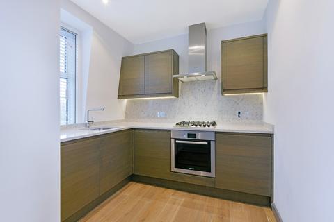 2 bedroom flat to rent, Shaftesbury Avenue  W1D