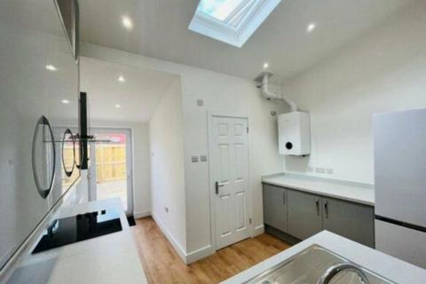 2 bedroom terraced house to rent, George Street, Swindon, Wiltshire, SN1 5HE