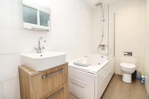 2 bedroom apartment to rent, First Avenue, Hove