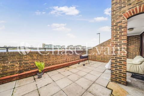 1 bedroom flat for sale, Plymouth Wharf, Isle Of Dogs, London, E14