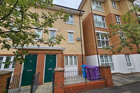 3 bedroom character property for sale, Three-Storey Townhouse in a Prime L7 Location