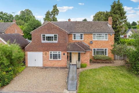 2 Long Close, Farnham Common, Slough, SL2 3EJ