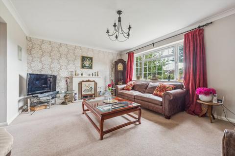 2 Long Close, Farnham Common, Slough, SL2 3EJ