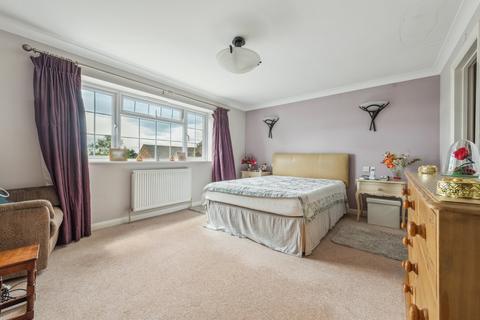2 Long Close, Farnham Common, Slough, SL2 3EJ