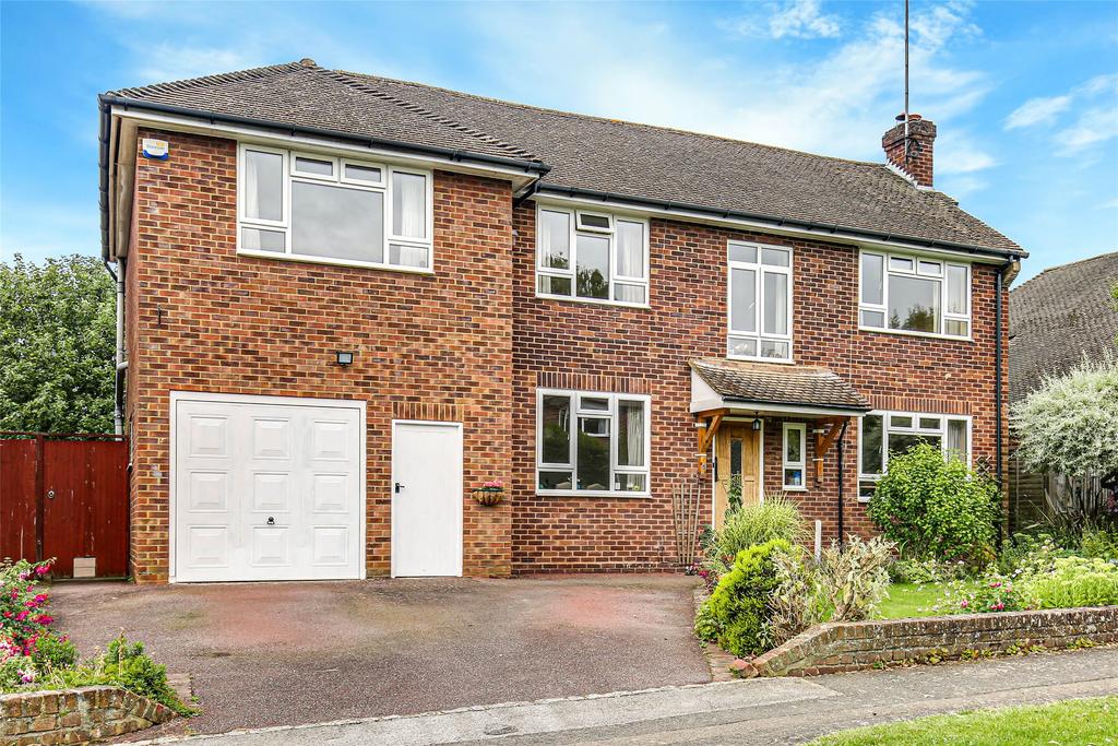 Comforts Farm Avenue, Oxted, RH8 5 bed detached house for sale £775,000