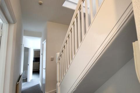 3 bedroom flat to rent, Watling Street, Radlett, WD7