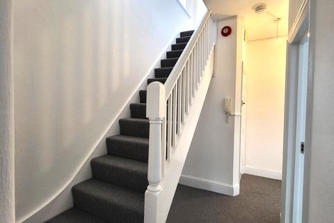 3 bedroom flat to rent, Watling Street, Radlett, WD7