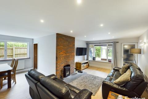 4 bedroom terraced house to rent, 5 Mitchells Close, Woodfalls, Salisbury