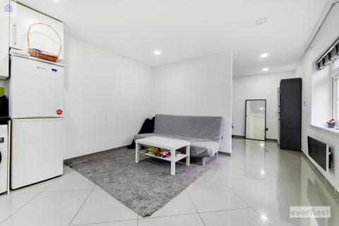 1 bedroom flat to rent, 86 Morden Hall Road,  SM4 5JG