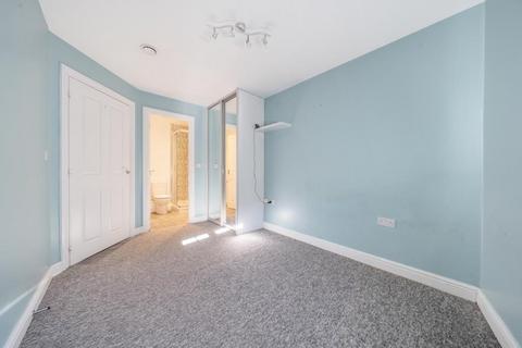 2 bedroom flat for sale, High Wycombe,  Buckinghamshire,  HP13