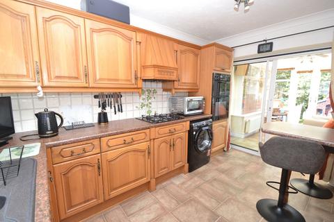 20 Brackendale Parade, Bradford, BD10 0SR