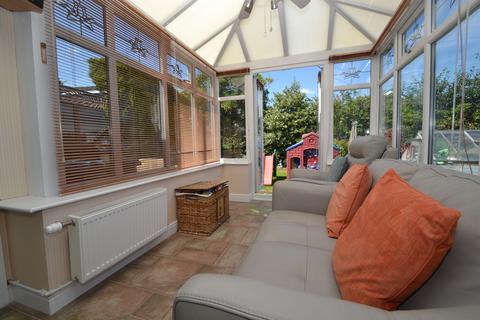 20 Brackendale Parade, Bradford, BD10 0SR