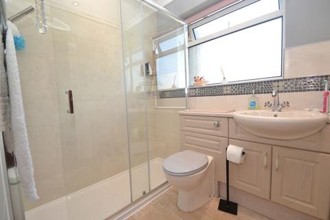20 Brackendale Parade, Bradford, BD10 0SR