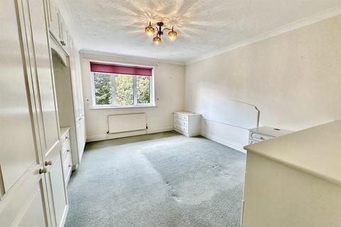 3 bedroom flat for sale, Branksome Park