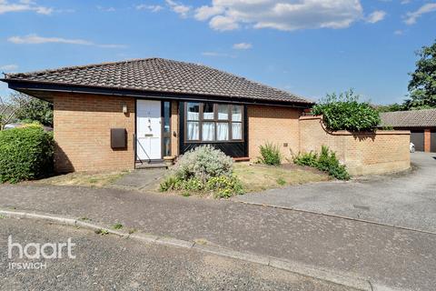 2 bedroom detached bungalow for sale, Henley Close, Saxmundham