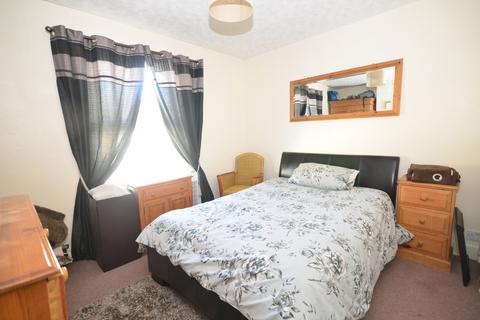 2 bedroom terraced house to rent, Kitchener Road Strood ME2