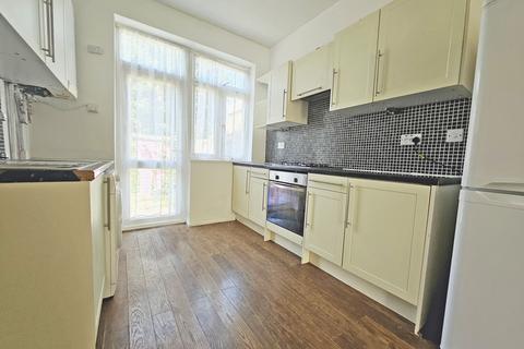 1 bedroom flat to rent, Endsleigh Gardens, Ilford, Essex, IG1