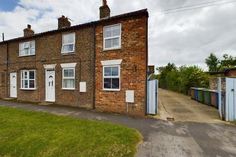 4 bedroom end of terrace house for sale, Main Street, North Frodingham, YO25 8LG