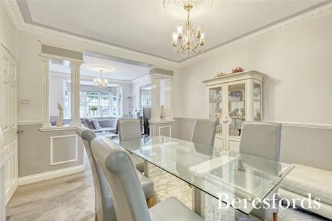15 Fleet Close, Upminster, RM14 1PS