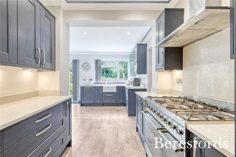 15 Fleet Close, Upminster, RM14 1PS