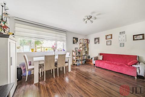 2 bedroom ground floor flat for sale, Palmerston Road London N22