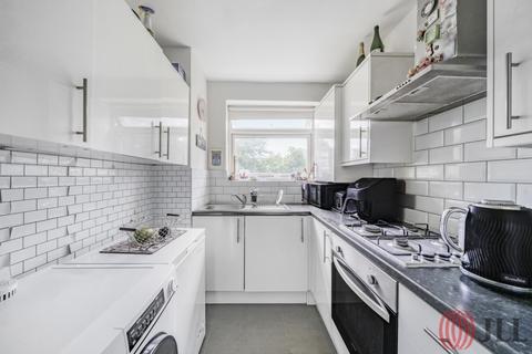 2 bedroom ground floor flat for sale, Palmerston Road London N22