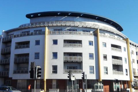 2 bedroom flat to rent, Royal View, 80 Grand Parade BN2