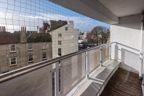 2 bedroom flat to rent, Royal View, 80 Grand Parade BN2