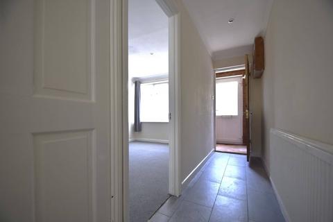 4 bedroom semi-detached house to rent, Parkhurst Road, Newport PO30
