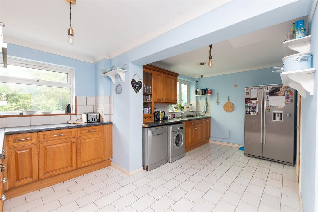 Kitchen/Breakfast Area