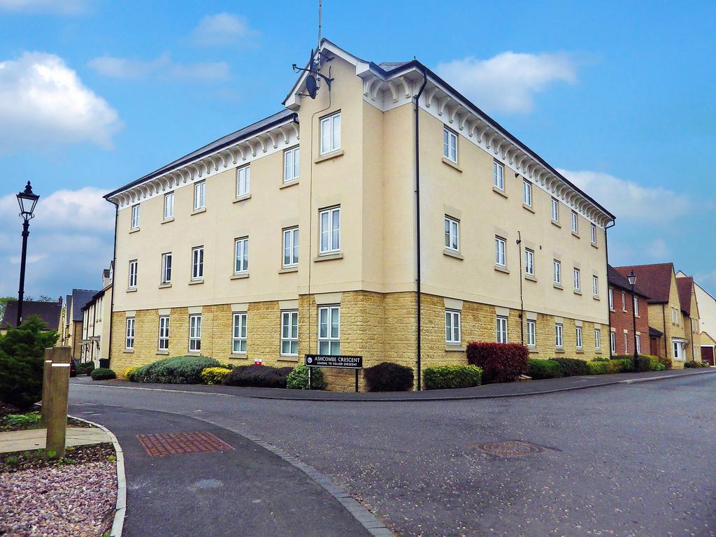 33 Crescent, Witney OX28 2 bed apartment to rent £1,090 pcm