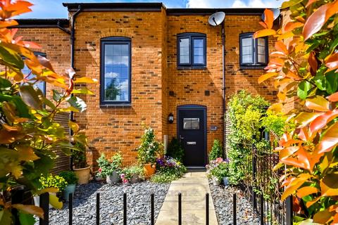 4 Foundry Close, Deanshanger, Milton Keynes, MK19 6FT
