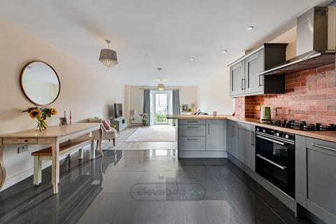 4 Foundry Close, Deanshanger, Milton Keynes, MK19 6FT