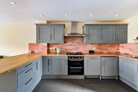 4 Foundry Close, Deanshanger, Milton Keynes, MK19 6FT