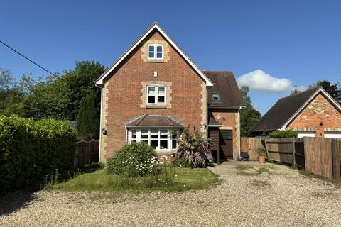 4 bedroom detached house for sale, Eastcourt, Burbage, Marlborough