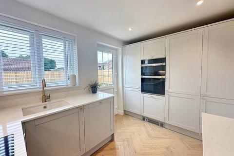15 Coniston Close, Verwood, BH31 6HW