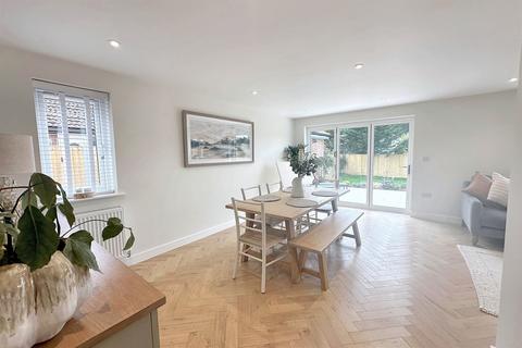 15 Coniston Close, Verwood, BH31 6HW
