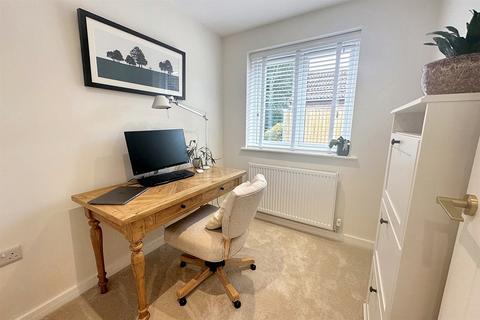 15 Coniston Close, Verwood, BH31 6HW