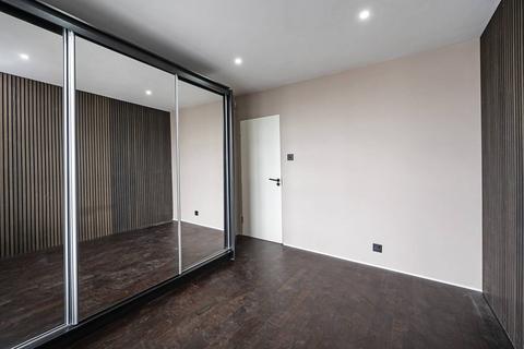 2 bedroom flat for sale, Fern Street, London E3