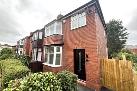 3 bedroom semi-detached house for sale, Kew Avenue, Hyde