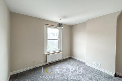 8 Fraser Road, Ipswich, IP1 4AE