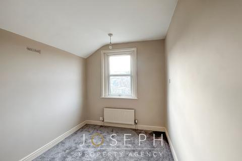 8 Fraser Road, Ipswich, IP1 4AE