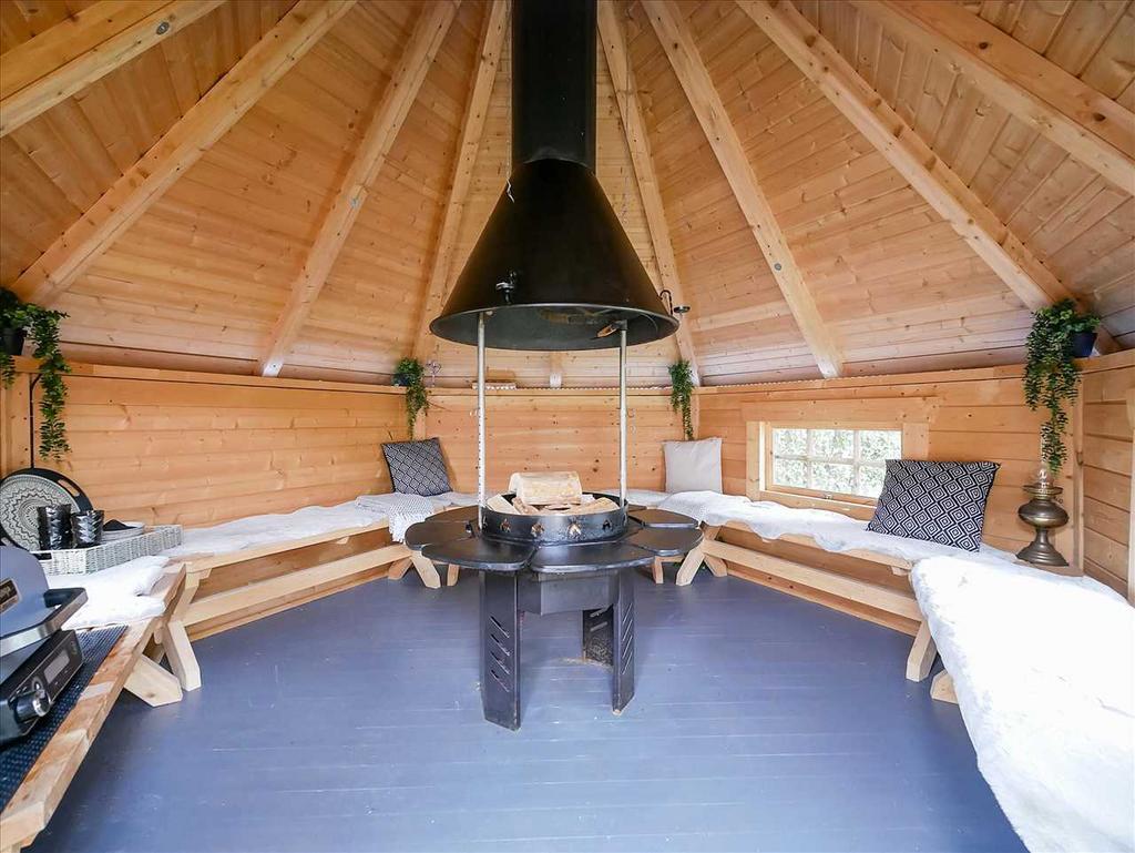 Summer House (2)