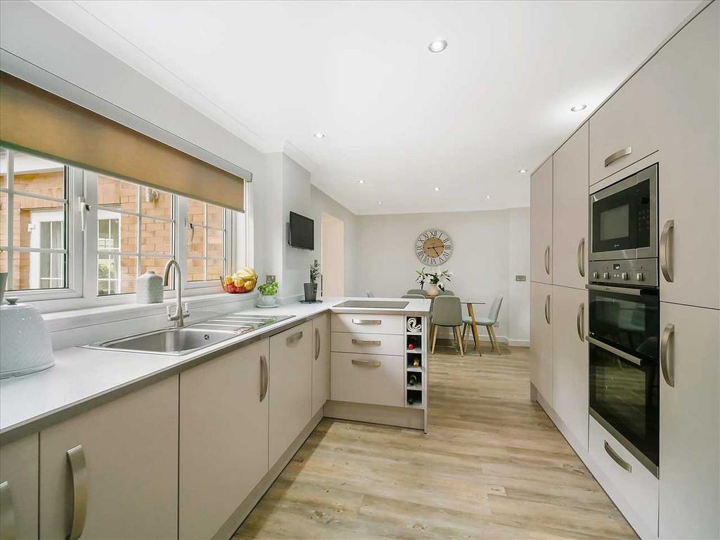 Kitchen Dining (2)
