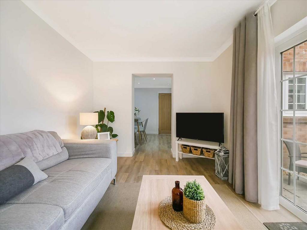 Family Room (2)
