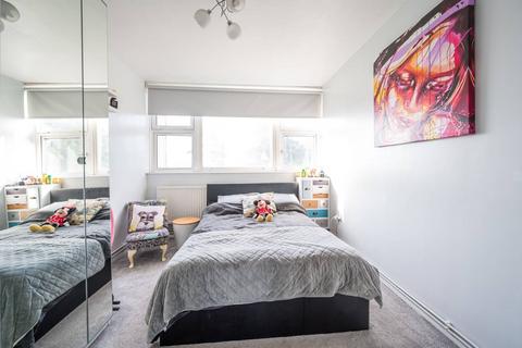 2 bedroom flat to rent, Christian Street, E1, Whitechapel, London, E1