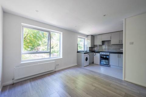 2 bedroom flat to rent, Victoria Drive, Southfields, London, SW19